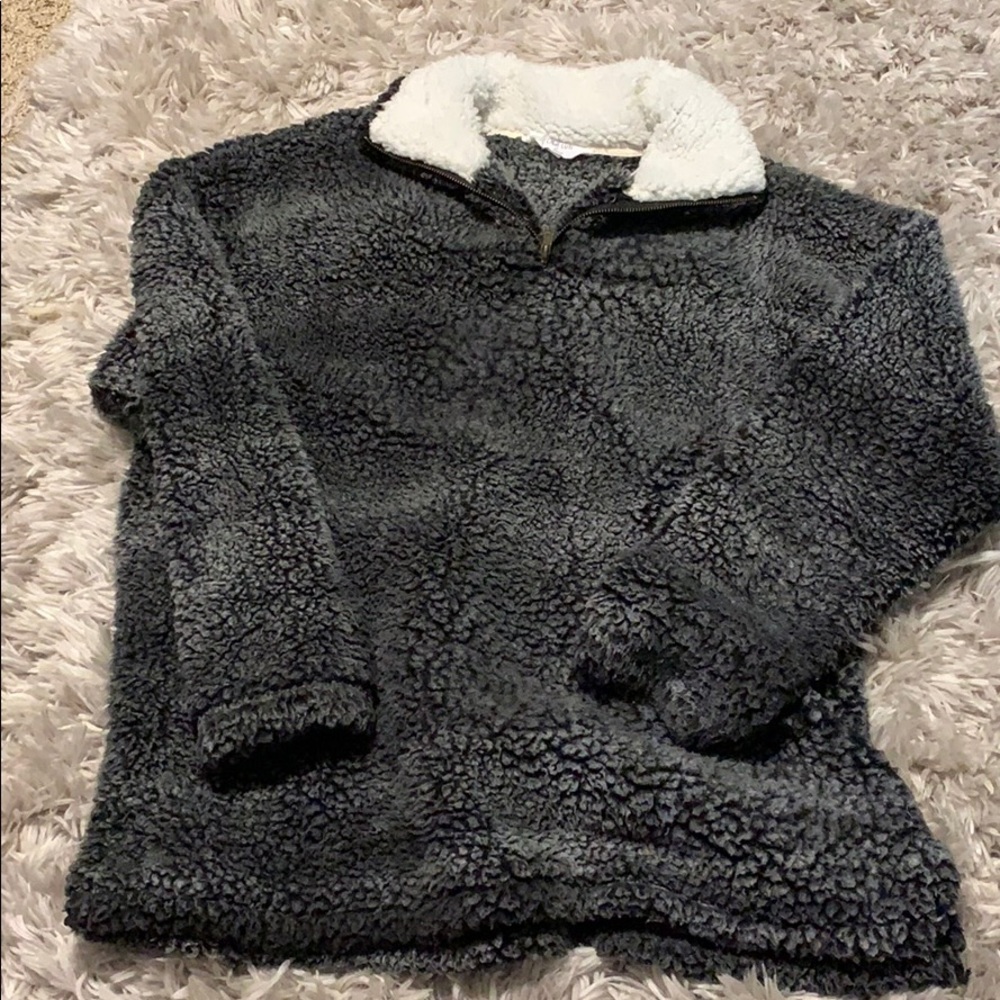 Cozy Pullover! - Picture 3 of 4